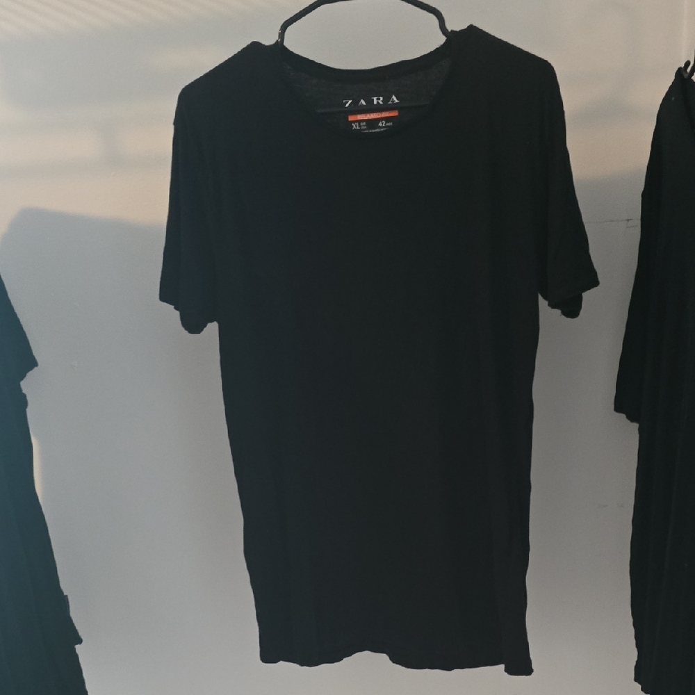 Zara Men's Classic Black Tee
